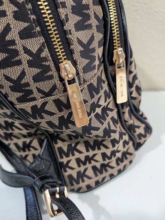 Michael Kors Abbey Medium Backpack main image 7